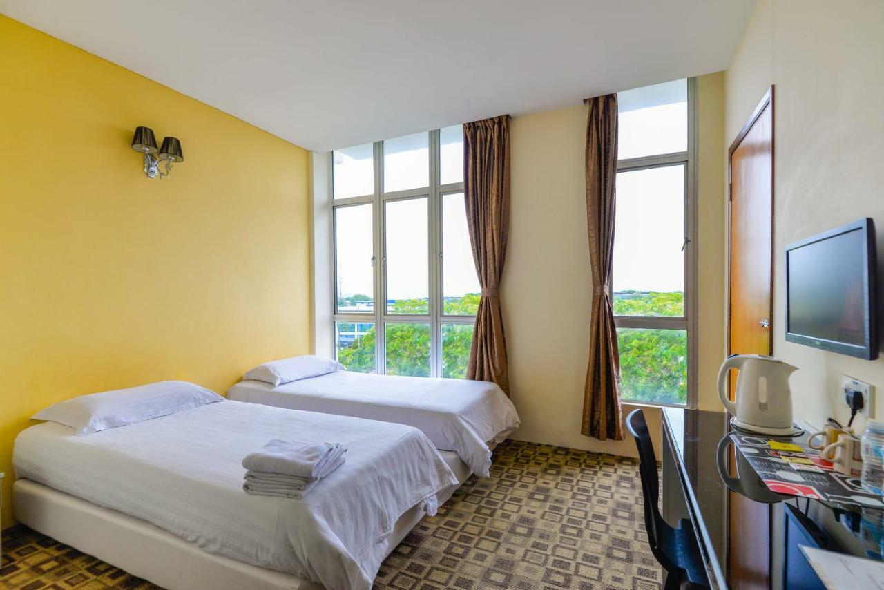Fumah Hotel Шах Алам Екстериор снимка