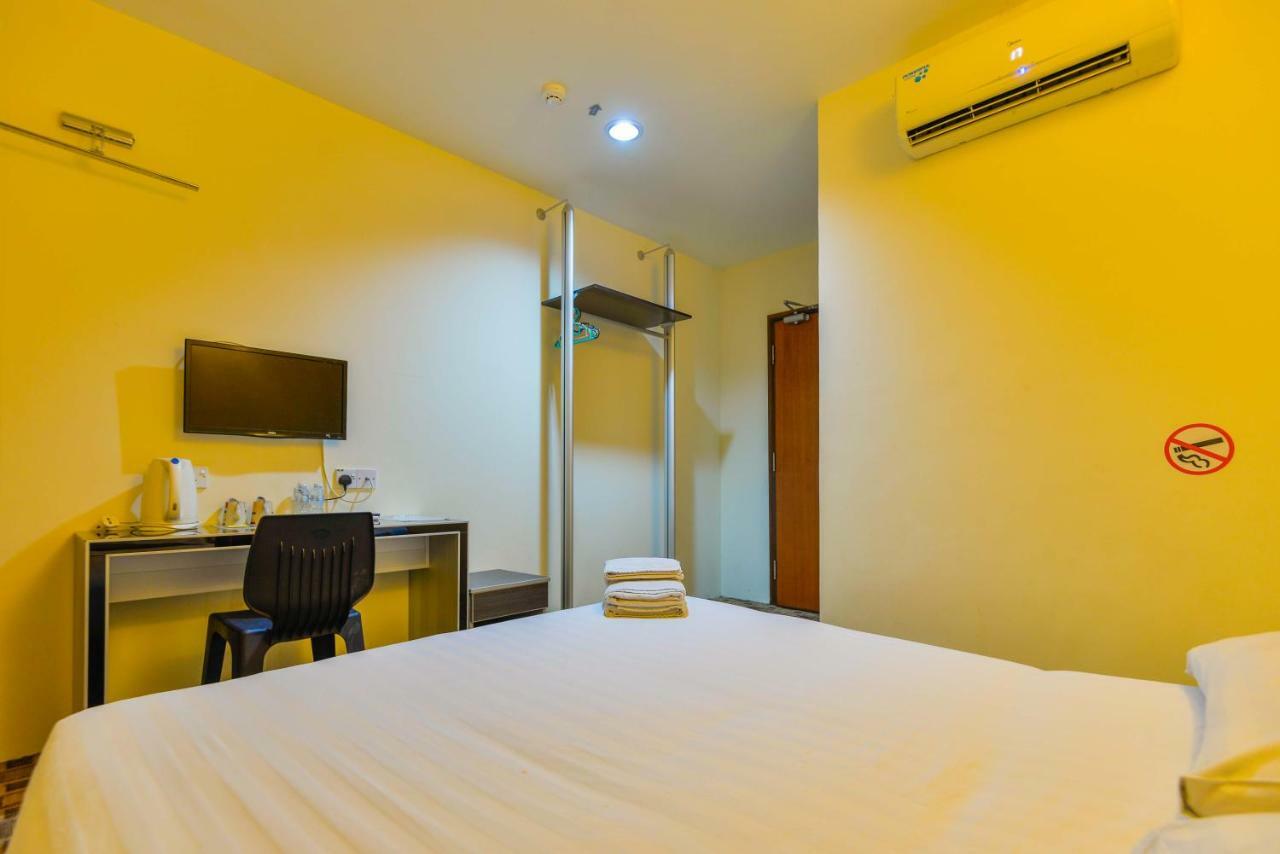 Fumah Hotel Шах Алам Екстериор снимка