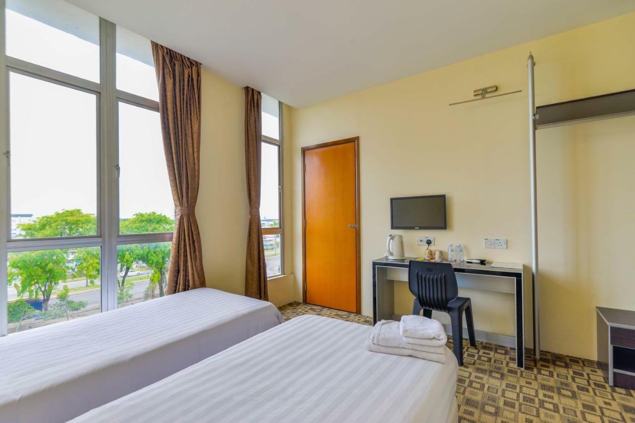 Fumah Hotel Шах Алам Екстериор снимка