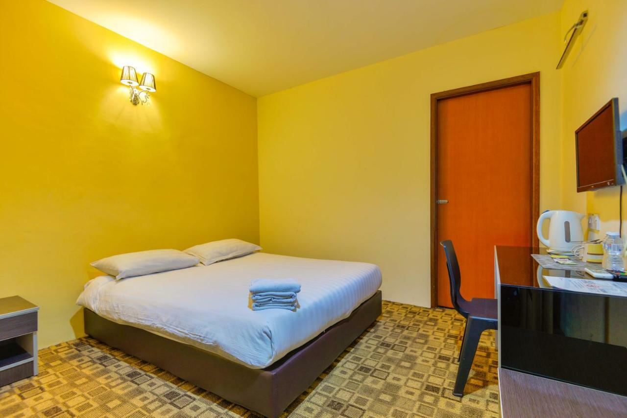 Fumah Hotel Шах Алам Екстериор снимка